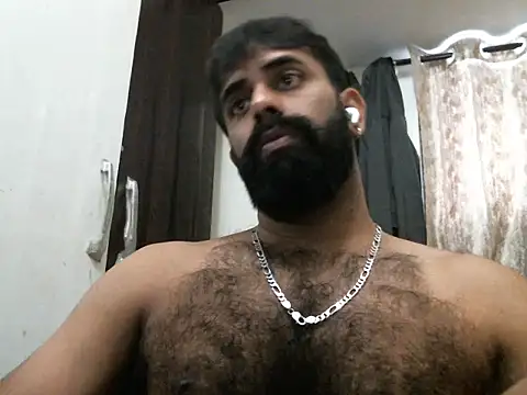 Snapshot of indianhairybull chatting on December 18, 4:51 am indianhairybull online show from December 18, 4:51 am