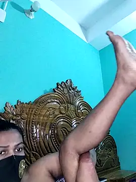 Snapshot of monekhan123 chatting on November 19, 1:33 pm monekhan123 online show from November 19, 1:33 pm