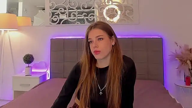 melissacrayzy online show from April 1, 5:30 am