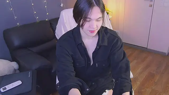 Snapshot of just_gay_ chatting on February 3, 4:41 pm just gay online show from February 3, 4:41 pm