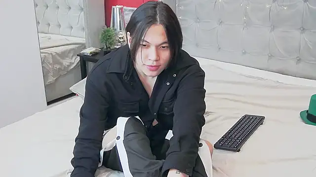 Snapshot of just_gay_ chatting on February 4, 4:18 pm just gay online show from February 4, 4:18 pm