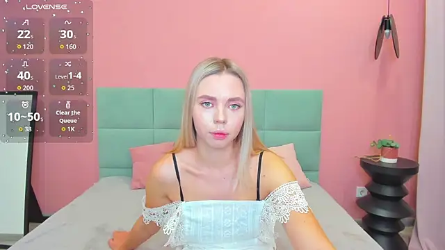 Snapshot of TessaAdorable chatting on September 13, 1:27 am TessaAdorable online show from September 13, 1:27 am