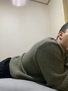 Snapshot of offwhite777 chatting on February 23, 7:00 am offwhite777 online show from February 23, 7:00 am