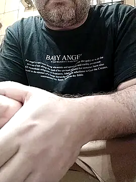 Snapshot of NAvoglia chatting on November 25, 1:33 pm NAvoglia online show from November 25, 1:33 pm