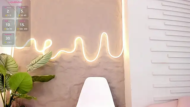 Snapshot of Lia_Guzman chatting on February 22, 11:46 am Lia Guzman online show from February 22, 11:46 am