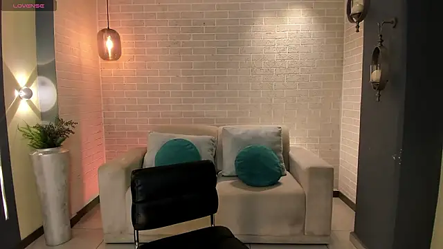 BeccaBaxter online show from February 18, 12:01 pm