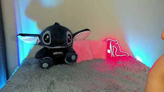 Snapshot of EvaBalmer chatting on November 12, 8:15 am EvaBalmer online show from November 12, 8:15 am