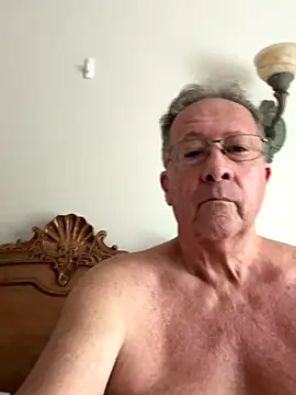 Snapshot of sissyboijamie1313 chatting on December 18, 7:42 pm sissyboijamie1313 online show from December 18, 7:42 pm