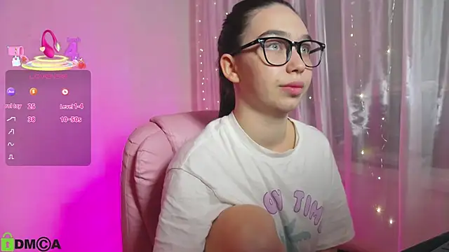 Snapshot of Arianahot777 chatting on September 14, 2:22 am Arianahot777 online show from September 14, 2:22 am