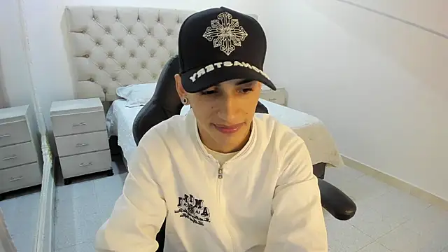 Snapshot of JhoanLeandro chatting on November 30, 5:00 am JhoanLeandro online show from November 30, 5:00 am