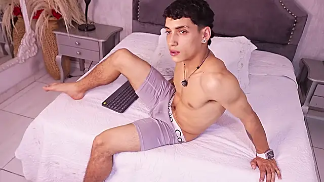 JhoanLeandro online show from May 1, 12:04 am