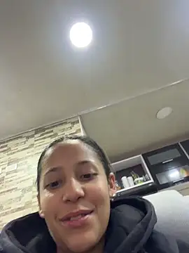 Snapshot of vicky_bass chatting on November 16, 6:08 am vicky bass online show from November 16, 6:08 am