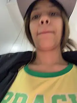 Snapshot of vicky_bass chatting on November 20, 9:03 pm vicky bass online show from November 20, 9:03 pm