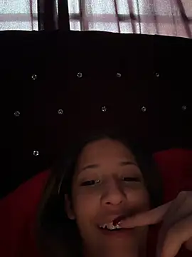 Snapshot of vicky_bass chatting on December 14, 5:40 pm vicky bass online show from December 14, 5:40 pm