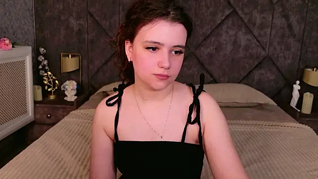Pauline Heaven online show from May 22, 5:36 am