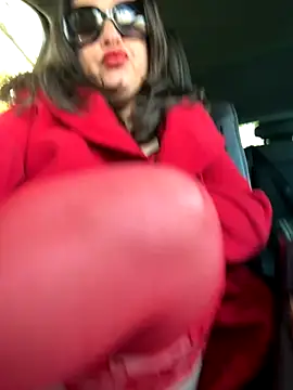 Snapshot of laarti chatting on November 2, 3:25 pm laarti online show from November 2, 3:25 pm