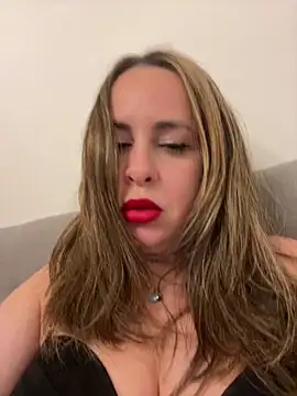 laarti online show from January 31, 7:11 pm