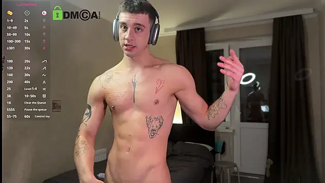 Snapshot of VincentSmith02 chatting on November 15, 10:37 pm VincentSmith02 online show from November 15, 10:37 pm