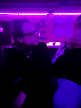 Snapshot of Fuxy-love69 chatting on December 4, 10:18 pm Fuxy-love69 online show from December 4, 10:18 pm