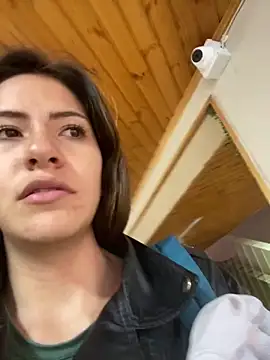 Snapshot of Andrea18_blonde chatting on March 4, 8:16 pm Andrea18 blonde online show from March 4, 8:16 pm