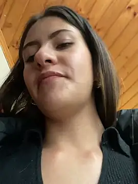 Snapshot of Andrea18_blonde chatting on March 12, 3:40 pm Andrea18 blonde online show from March 12, 3:40 pm