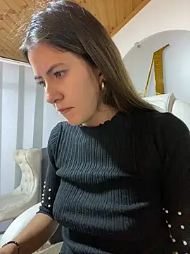 Snapshot of Andrea18_blonde chatting on March 17, 10:49 pm Andrea18 blonde online show from March 17, 10:49 pm