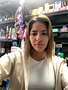 Snapshot of Andrea18_blonde chatting on October 30, 1:56 pm Andrea18 blonde online show from October 30, 1:56 pm