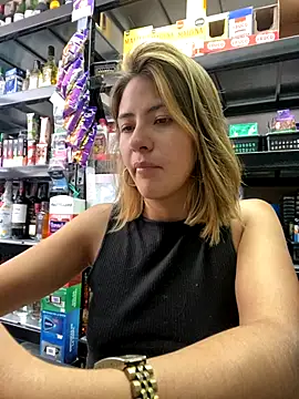 Snapshot of Andrea18_blonde chatting on November 21, 2:49 pm Andrea18 blonde online show from November 21, 2:49 pm