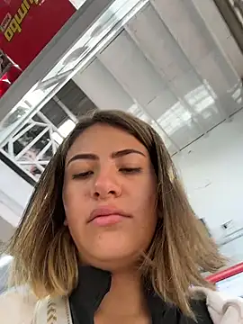 Snapshot of Andrea18_blonde chatting on November 29, 3:37 pm Andrea18 blonde online show from November 29, 3:37 pm