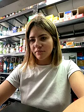 Snapshot of Andrea18_blonde chatting on December 1, 1:49 pm Andrea18 blonde online show from December 1, 1:49 pm