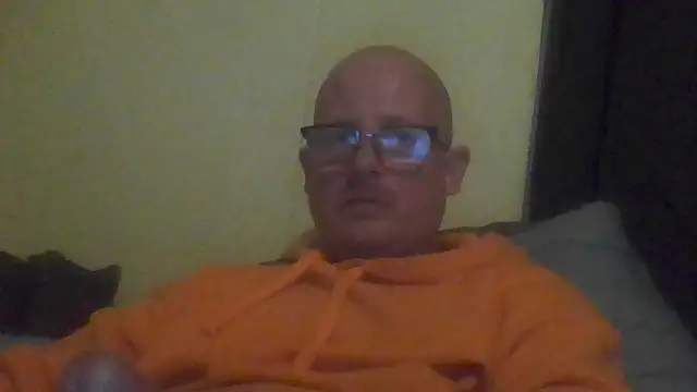 Snapshot of ClimbedCaelum chatting on November 3, 1:51 am ClimbedCaelum online show from November 3, 1:51 am