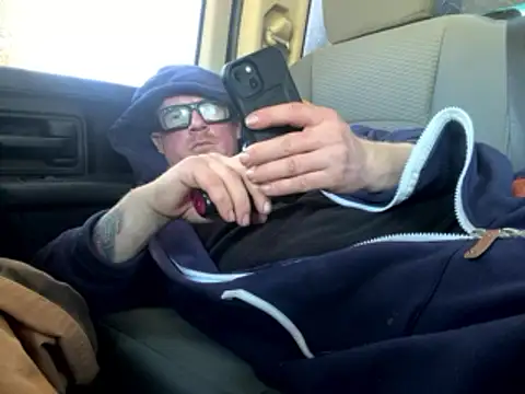 Snapshot of ClimbedCaelum chatting on January 11, 6:24 pm ClimbedCaelum online show from January 11, 6:24 pm