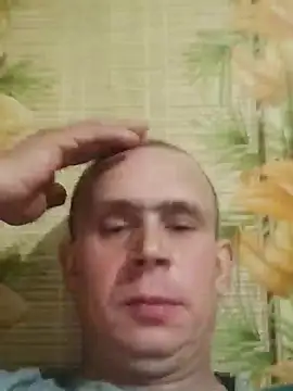 Snapshot of alex_brow_n chatting on February 1, 4:44 pm alex brow n online show from February 1, 4:44 pm
