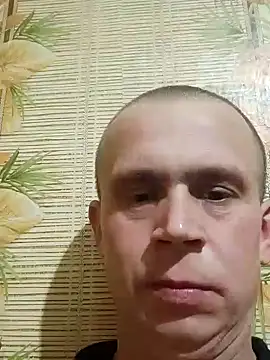 Snapshot of alex_brow_n chatting on February 4, 7:11 pm alex brow n online show from February 4, 7:11 pm