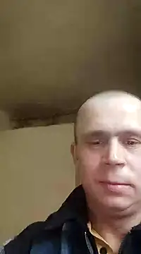 Snapshot of alex_brow_n chatting on February 5, 12:17 pm alex brow n online show from February 5, 12:17 pm