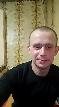 Snapshot of alex_brow_n chatting on February 12, 4:22 pm alex brow n online show from February 12, 4:22 pm