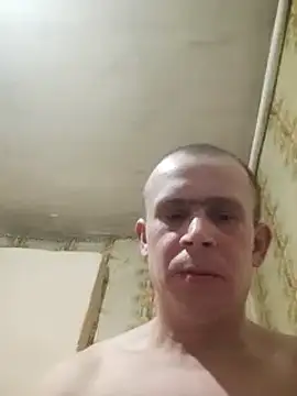 Snapshot of alex_brow_n chatting on February 12, 7:24 pm alex brow n online show from February 12, 7:24 pm
