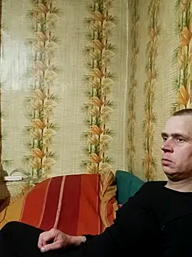 Snapshot of alex_brow_n chatting on February 18, 4:16 pm alex brow n online show from February 18, 4:16 pm