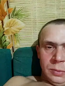 Snapshot of alex_brow_n chatting on February 18, 7:19 pm alex brow n online show from February 18, 7:19 pm
