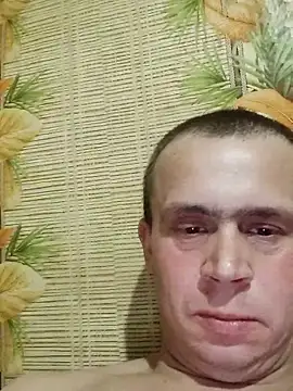 Snapshot of alex_brow_n chatting on February 24, 7:30 pm alex brow n online show from February 24, 7:30 pm