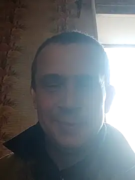 Snapshot of alex_brow_n chatting on March 11, 9:45 am alex brow n online show from March 11, 9:45 am