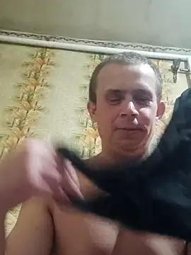 Snapshot of alex_brow_n chatting on March 13, 8:43 pm alex brow n online show from March 13, 8:43 pm