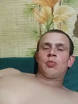 Snapshot of alex_brow_n chatting on March 17, 7:48 pm alex brow n online show from March 17, 7:48 pm