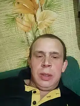 Snapshot of alex_brow_n chatting on March 18, 7:42 pm alex brow n online show from March 18, 7:42 pm