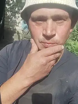 Snapshot of alex_brow_n chatting on September 17, 11:23 am alex brow n online show from September 17, 11:23 am