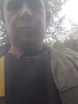 Snapshot of alex_brow_n chatting on October 22, 10:04 am alex brow n online show from October 22, 10:04 am
