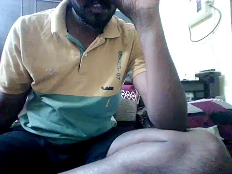 Snapshot of anandhababu chatting on December 22, 12:29 am anandhababu online show from December 22, 12:29 am