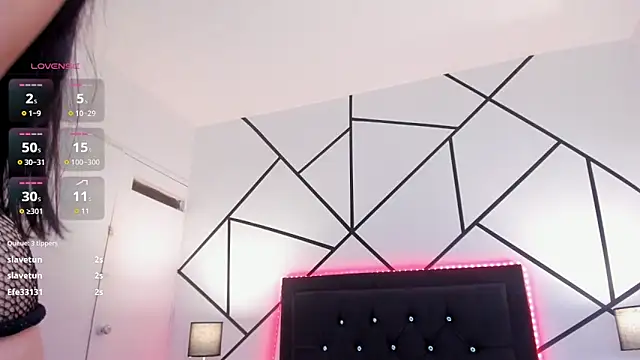 Liiam smith  online show from February 17, 4:15 pm