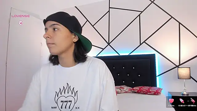 Liiam smith  online show from March 4, 12:12 pm