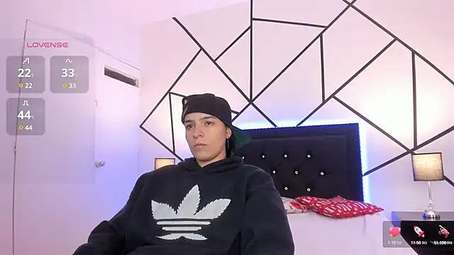 Liiam smith  online show from March 12, 12:15 pm